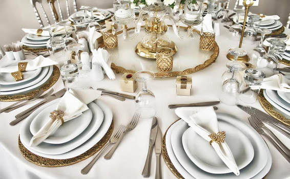How to Set a Formal Dinner Table